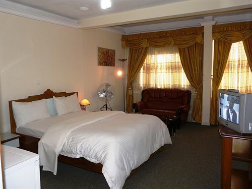 Azam Hotel Bamenda Εξωτερικό φωτογραφία