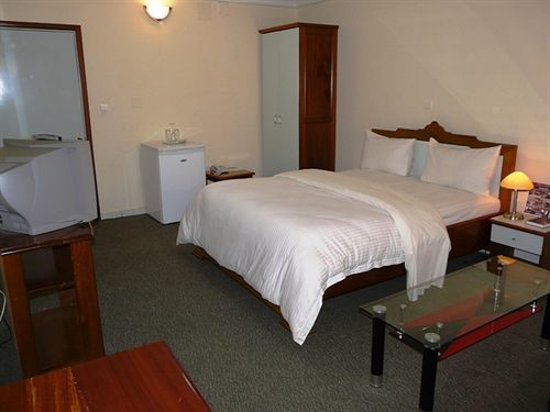 Azam Hotel Bamenda Εξωτερικό φωτογραφία