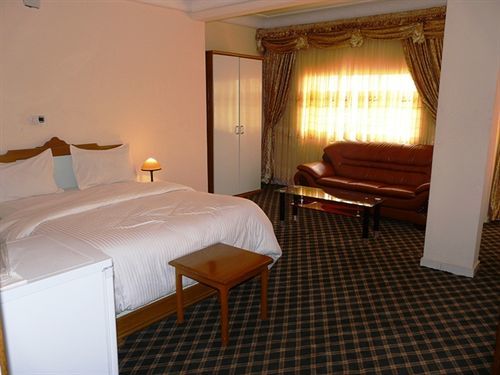Azam Hotel Bamenda Εξωτερικό φωτογραφία
